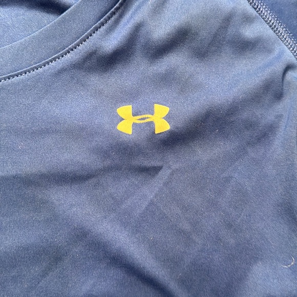 UA run 🏃‍♀️ shirt sz S - Picture 2 of 4